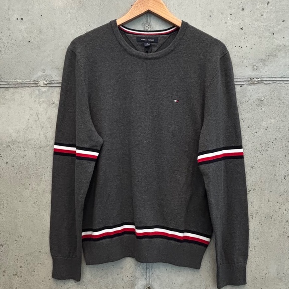 Tommy Hilfiger Grey Crewneck Sweater with Stripes, Men's size Medium, NWT - Picture 1 of 12
